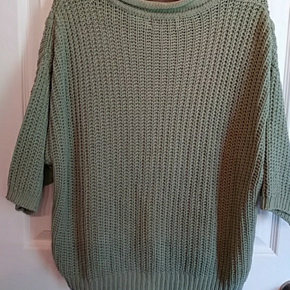 Sweater - Picture 4 of 4